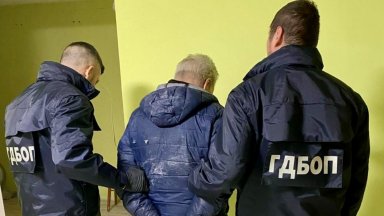 Мъж на 57 години е задържан в помещение оборудвано за