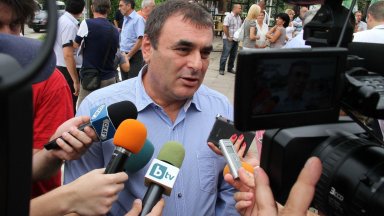 Ахмед Доган и група негови политически привърженици са нахлули в