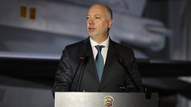 Този прекрасен боен самолет е символ на стратегическото партньорство което