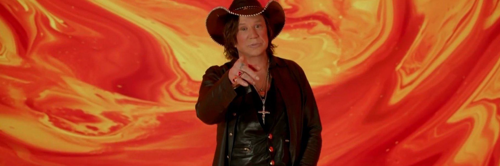 Мики Рурк напусна със скандал британския "Биг брадър"