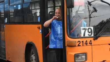 Служители в градския транспорт от София Русе и Варна ще