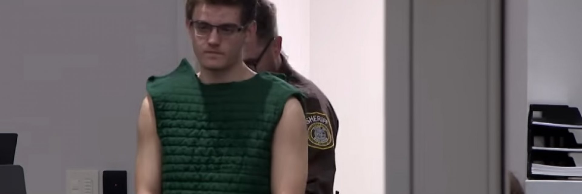 ФБР задържа ученик, убил родителите си, планирал атентат срещу Тръмп и бягство в Украйна