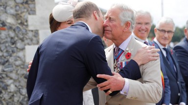 Слухове: Чарлз ще абдикира и ще предаде трона на Уилям през следващата година