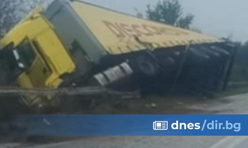 Нова катастрофа с ТИР е станала в опасния пътен участък Луковит-Плевен,