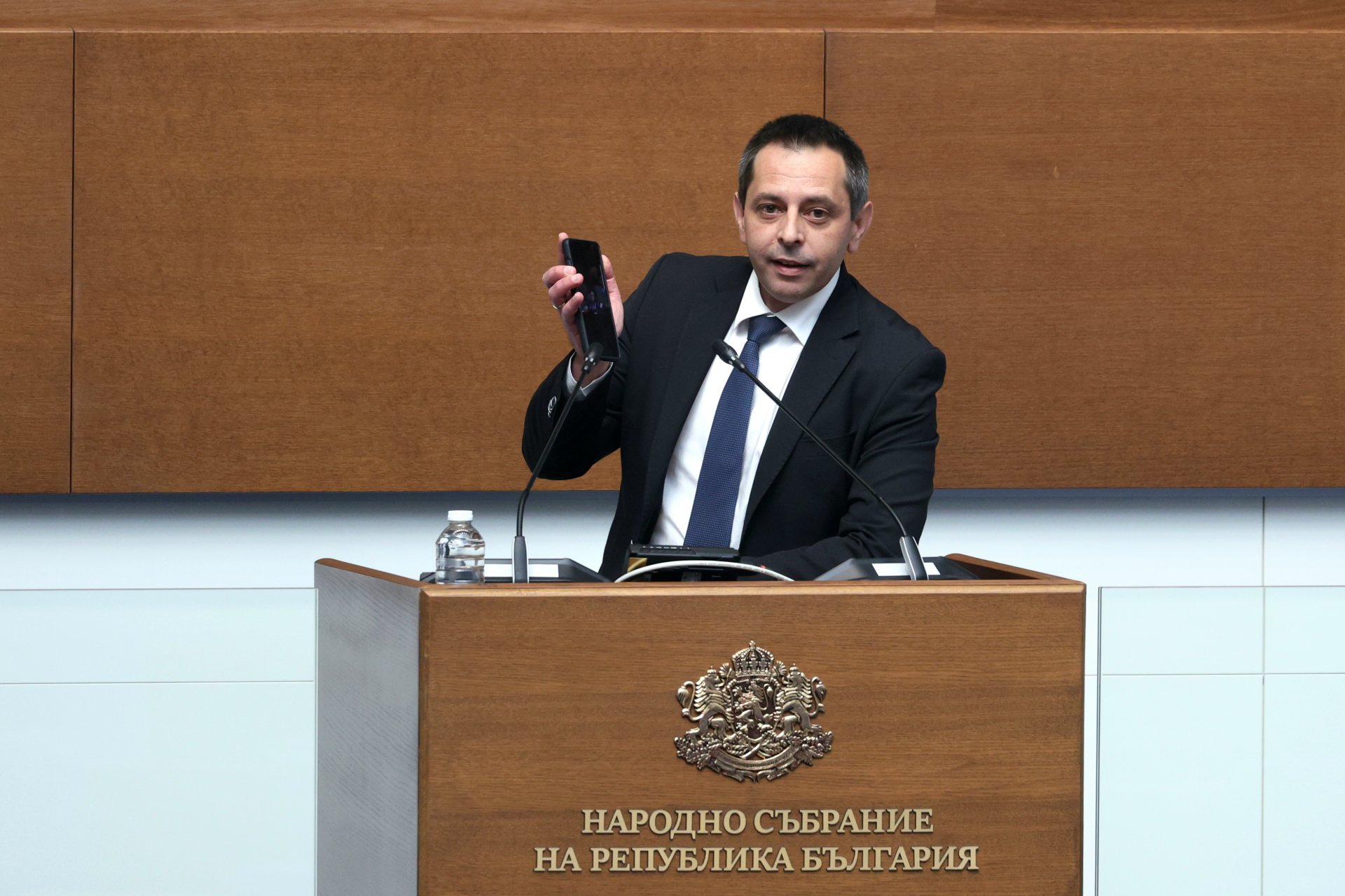 Кирил Веселински пуска запис на Тошко Йорданов и песен на Слави Трифонов