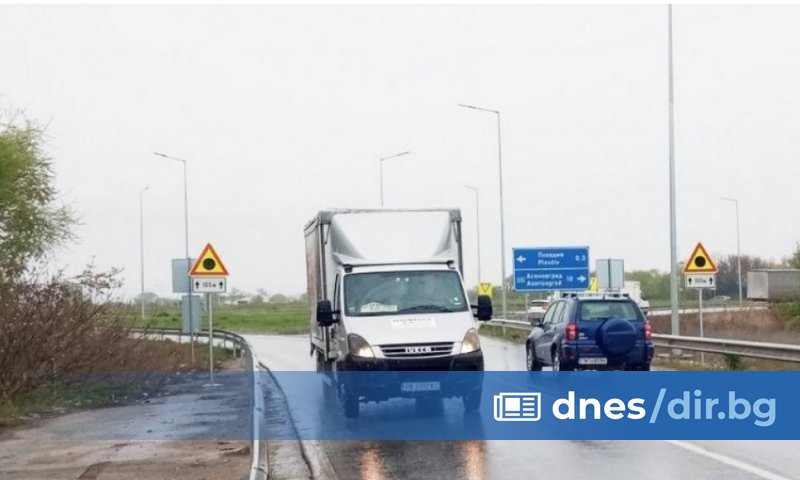 Нови 12 пътни знака и 12 табели са монтирани на