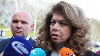 Вицепрезидентът Илияна Йотова заяви че заради спекулациите около F 16 истината