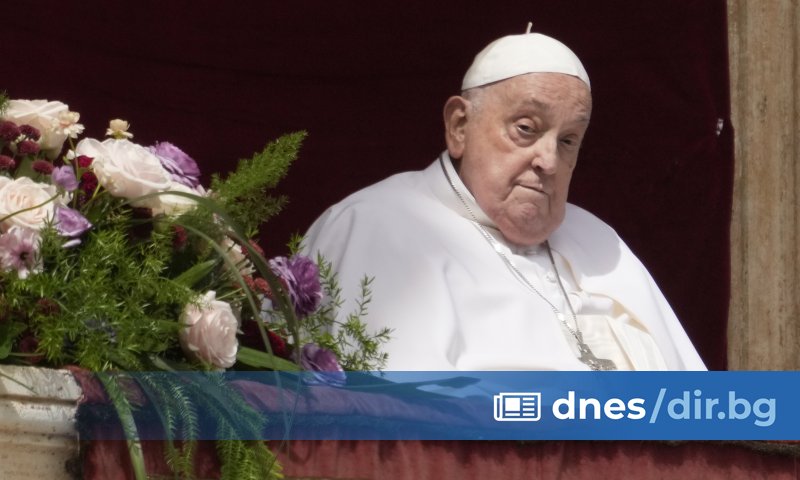 Папа Франциск не е починал в резултат на прекараната тежка