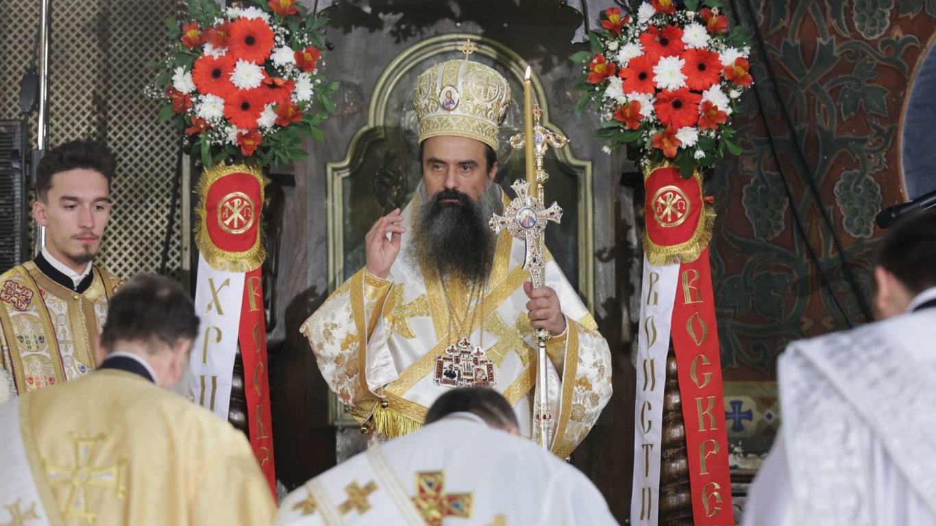 Патриарх Даниил отслужи Второ възкресение Христово
