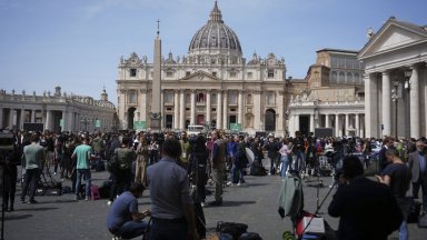 Наричан от мнозина реформатор папа Франциск се отличава от останалите