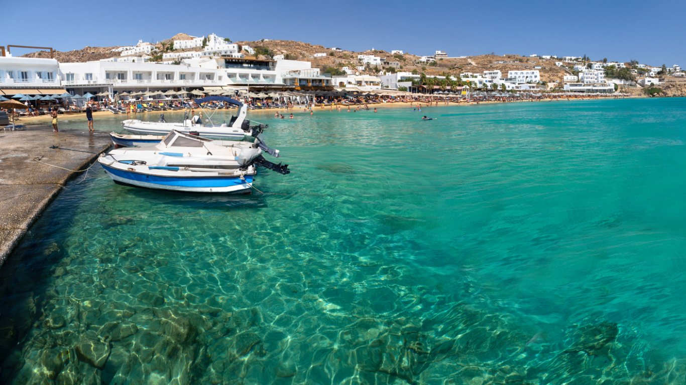 Открийте Магията на Миконос и Делос