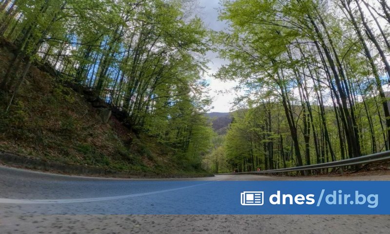 Движението за всички автомобили през  ще бъде спряно в