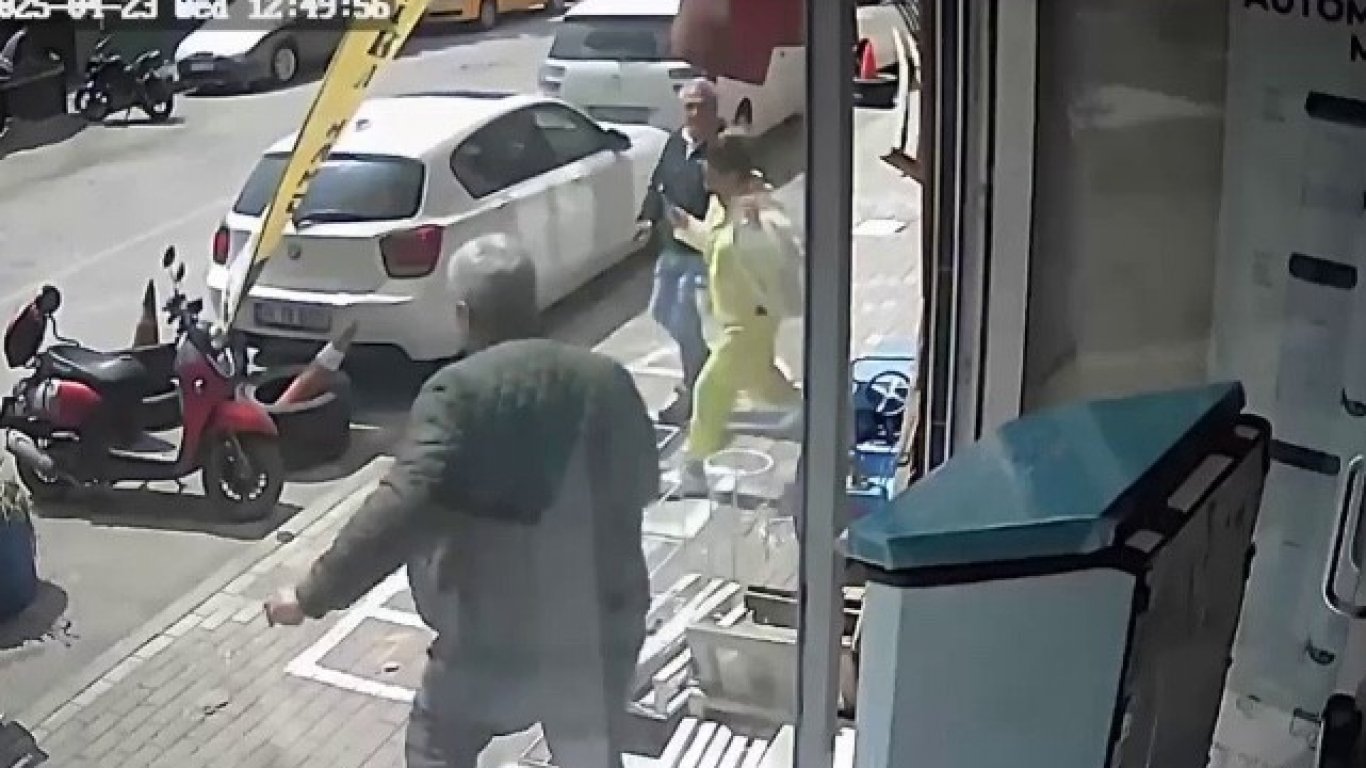 51 вторични труса в Истанбул и 151 в болница след панически скок от високо (видео)