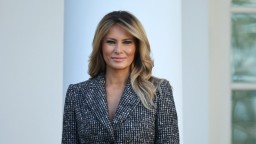 Мелания Тръмп се присмя на списание Vanity Fair