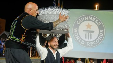 Мъж от Кипър влезе в рекордите на Гинес за танц
