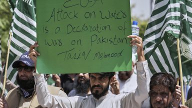 Напрежението между Индия и Пакистан се засили след като Делхи