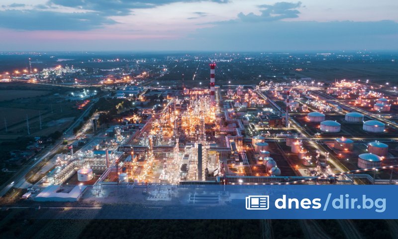 Около 82 000 литра петрол са се разлели по време