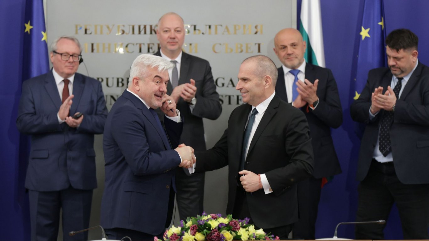 Подписаха договора за закупуване на 35 нови електрически мотриси за БДЖ