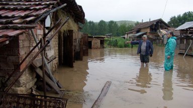 Частично бедствено положение е обявено в област Монтана след проливните