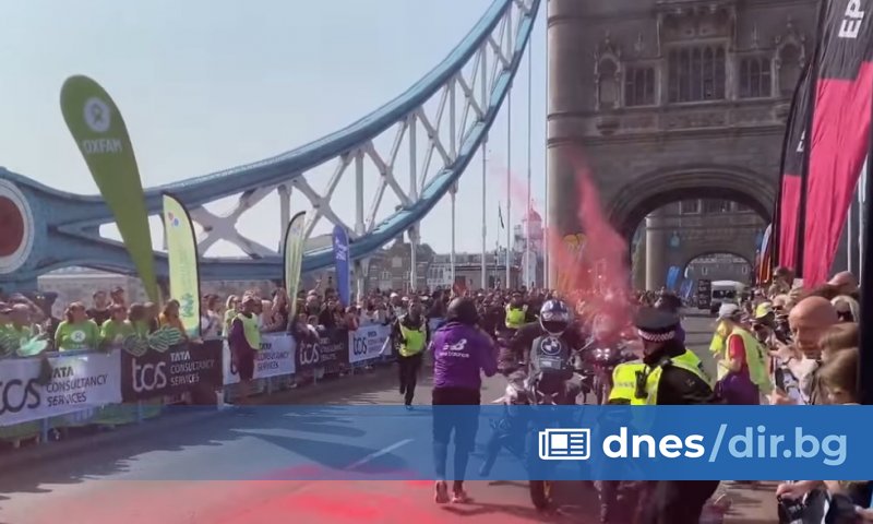 Британски демонстранти, настояващи за търговско ембарго срещу Израел, изцапаха с