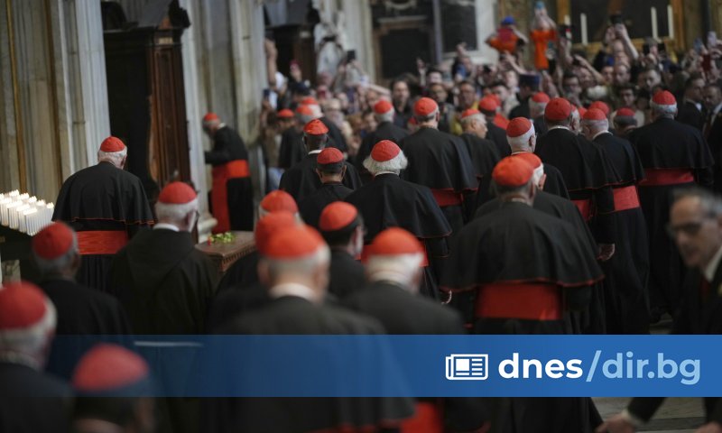 Кардиналите от Католическата църква, които вече пристигнаха в Рим, ще