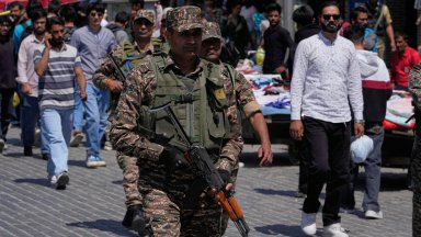 Министърът на отбраната на Пакистан обяви че всеки момент предстои