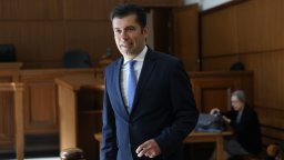 Петков за отпуснатите 15 млн. лв. за транспорта: Хайде, няма нужда от поредния театър на Борисов