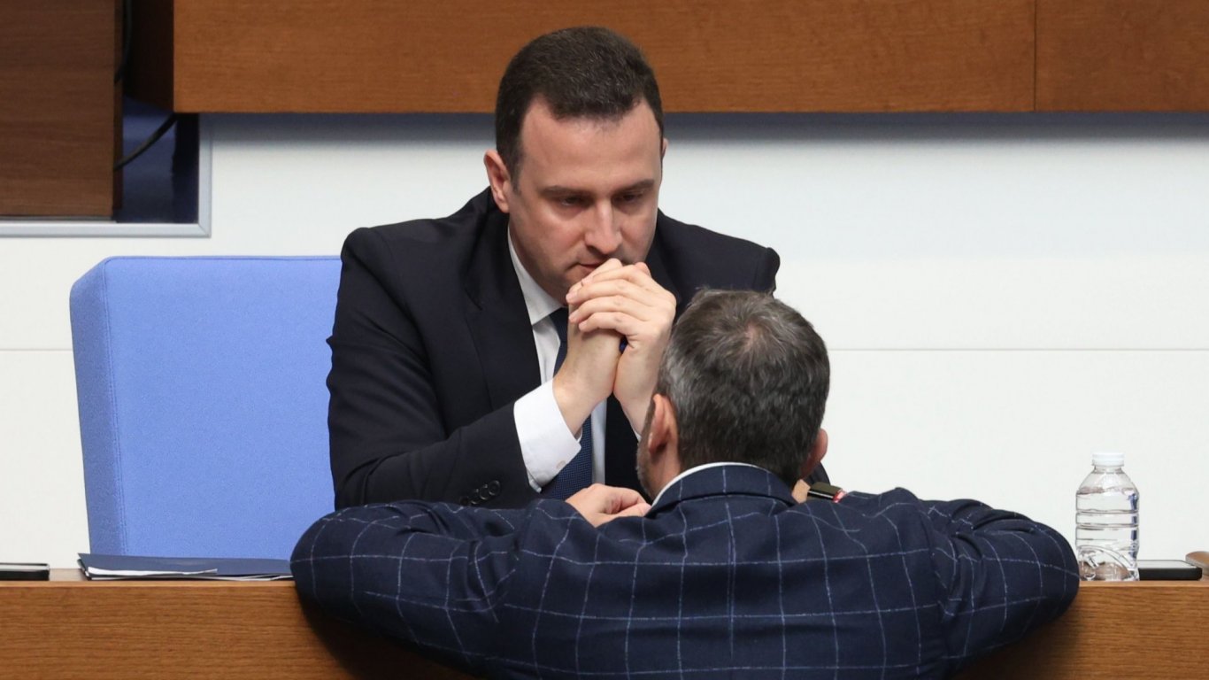 Либерализацията на цената на тока отива във фризера