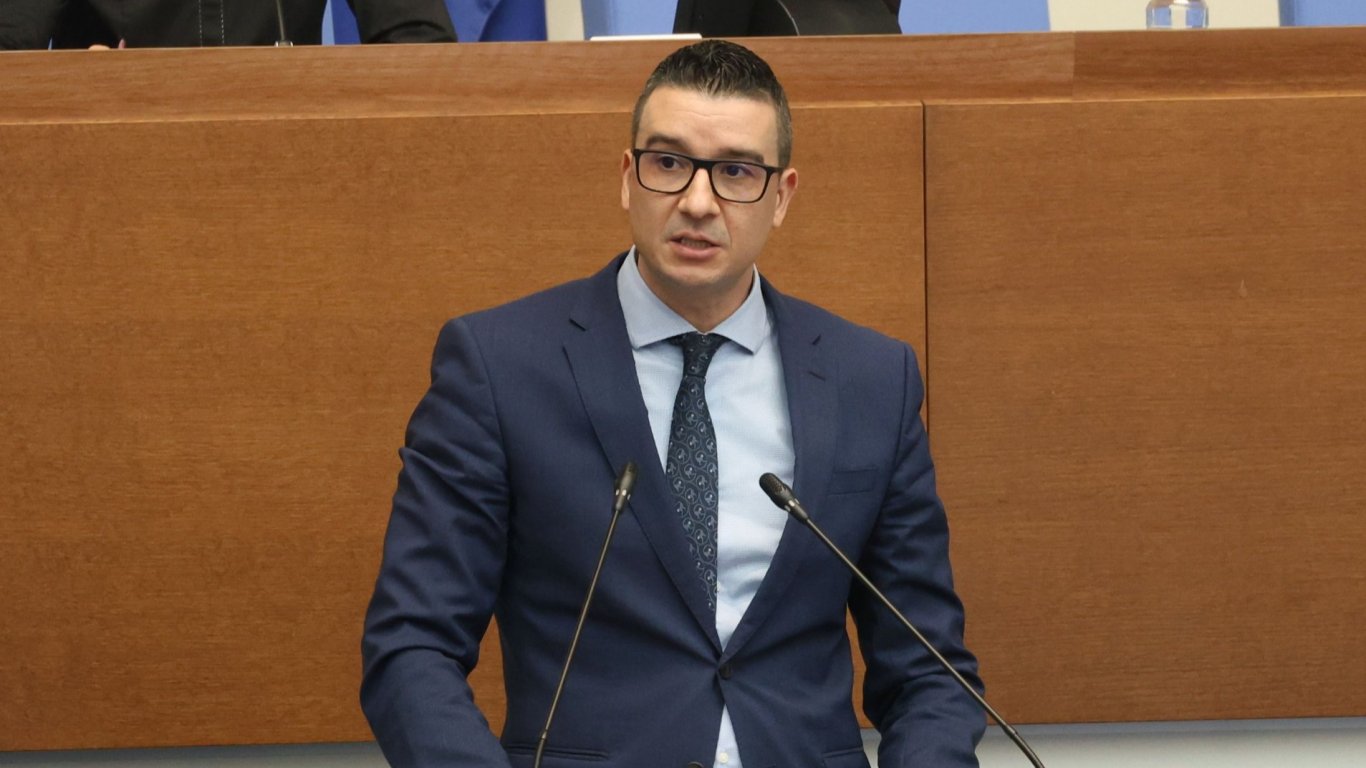 Държавата се оглежда за купувач на завода за хартия в Стамболийски