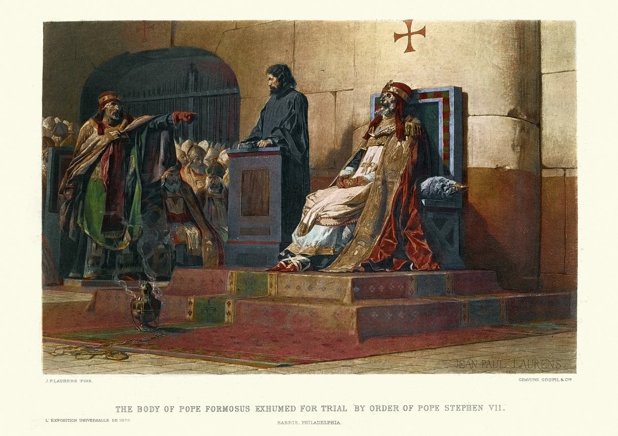 Тялото на папа Формоза, който е бил мъртъв от около седем месеца, е било ексхумирано за посмъртен процес през 897 г. В папски съд папа Стефан VI обвинява мъртвия Формоза в лъжесвидетелстване и в незаконно възкачване на папския престол. В края на процеса Формоза е признат за виновен, а папството му е анулирано със задна дата