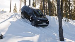 Range Rover Electric се справи блестящо на арктическите тестове (снимки)