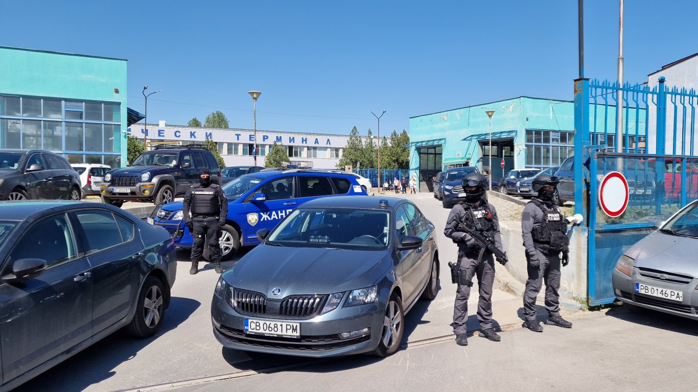 Прокуратурата предстои да прецени дали да привлече като обвиняем директора на митницата в Пловдив 