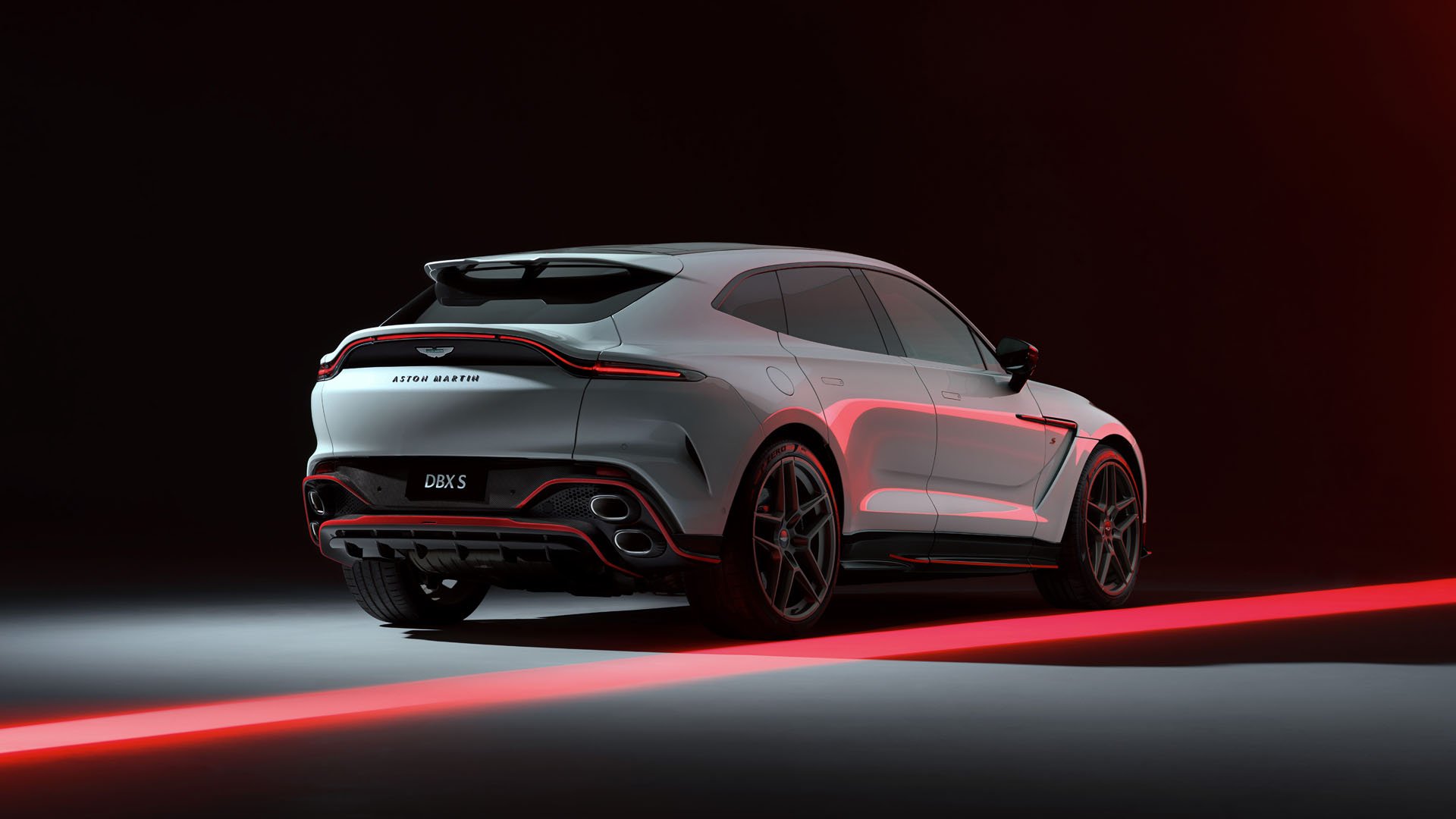 Aston Martin DBX S