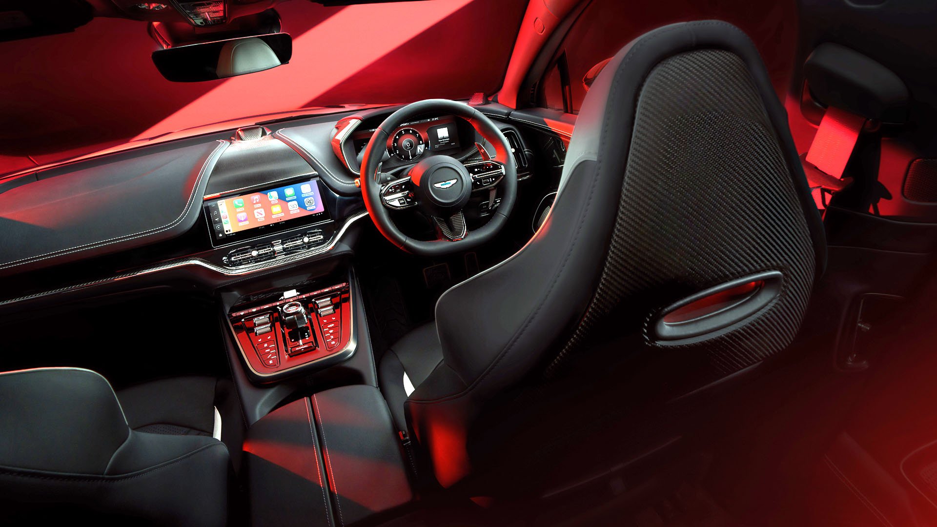 Aston Martin DBX S