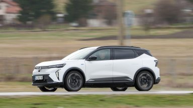 Renault Scenic вече може да се шофира само с газта