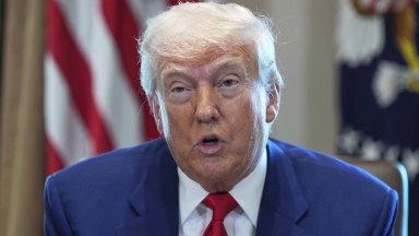 Президентът на САЩ Доналд Тръмп заяви че администрацията му внимателно