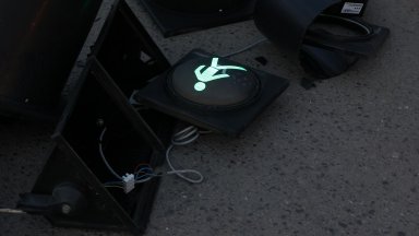 30 устройства у НСО и други служби могат да превключват светофарите