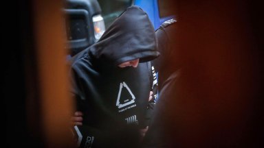 Съжалява разкайва се Той е имал чувства към това момиче