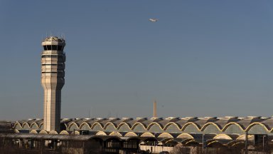 Два самолета отмениха приземяването си на летище Роналд Рейгън във