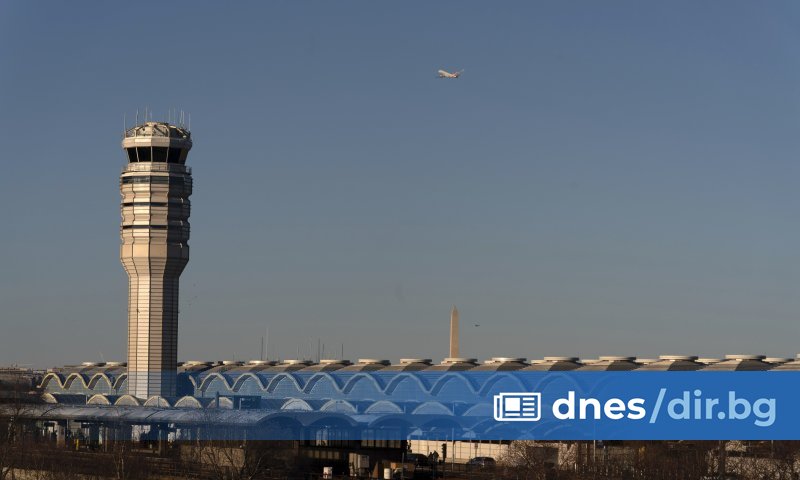 Два самолета отмениха приземяването си на летище Роналд Рейгън във