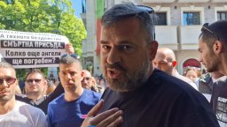 Бащата на 6-годишния Ангел: Анестезиологът, обвинен за смъртта му, продължава да работи