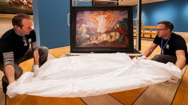 Езотерични и новаторски, картините й изследват травмата от войната