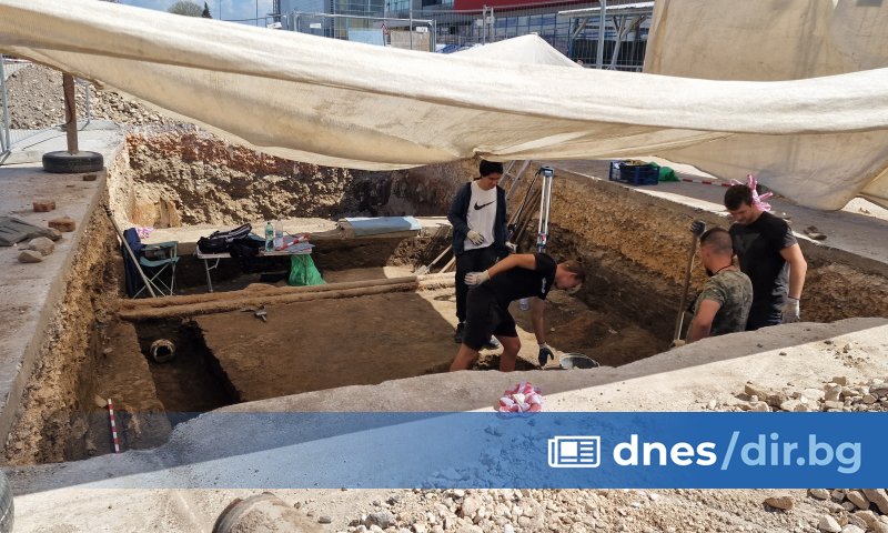 Над 200 метра от Плоската могила са проучени до момента