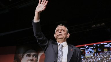 Лидерът на турската опозиционна Народнорепубликанска партия НРП Йозгюр Йозел беше