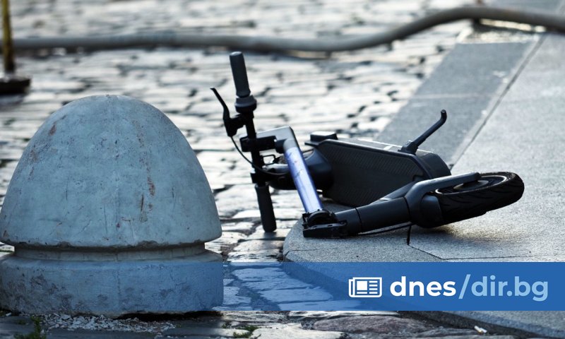 18-годишен е със спукан череп и кръвоизлив след падане от тротинетка в ...