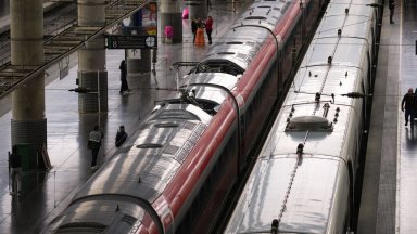 Авария на елетропровод спря десетки влакове в Южна Испания Железопътният трафик