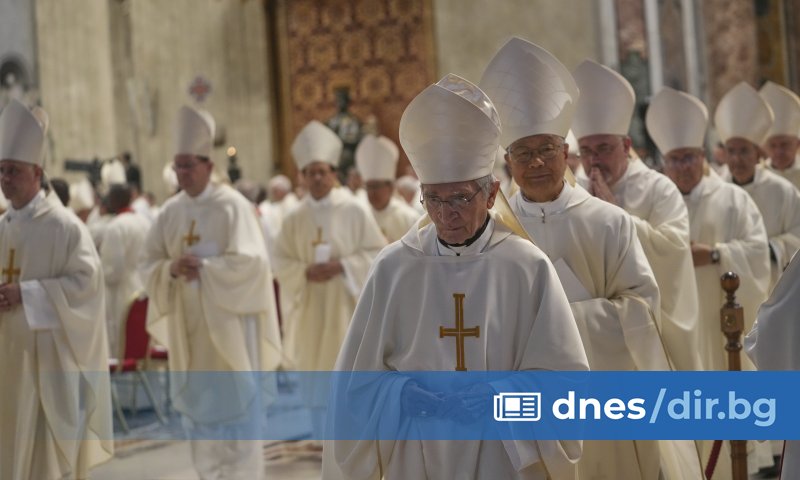 Във Ватикана всичко е готово за началото днес на конклава