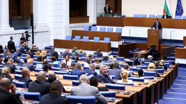 Имунитети и контрабанда: Депутатите отново се хвърлиха в междуособици