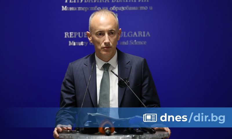 Учениците да не се надпреварват за оценки, преподавателите да учат децата