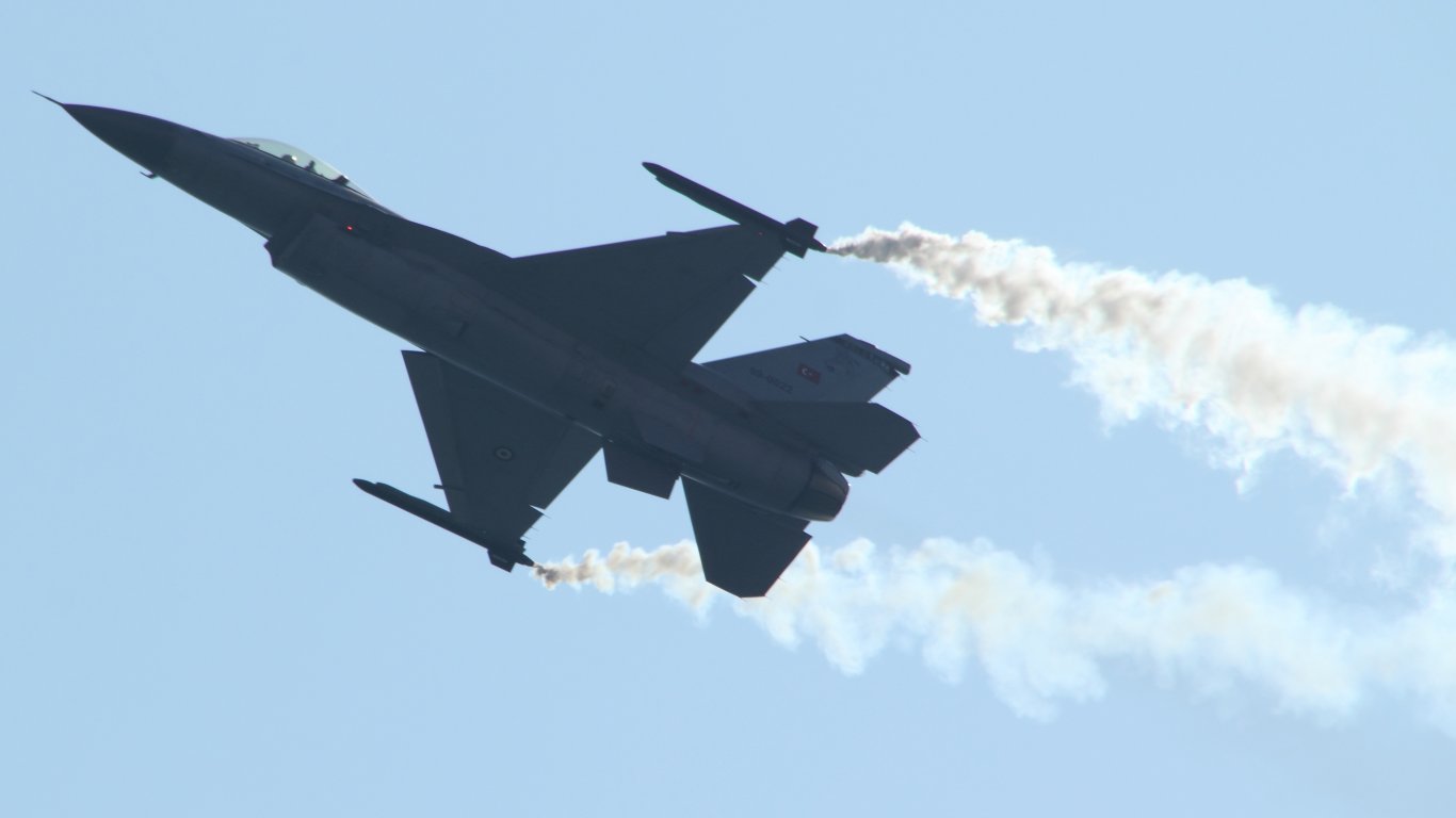 На 24 юли 2026 г румънски изтребител F 16 е